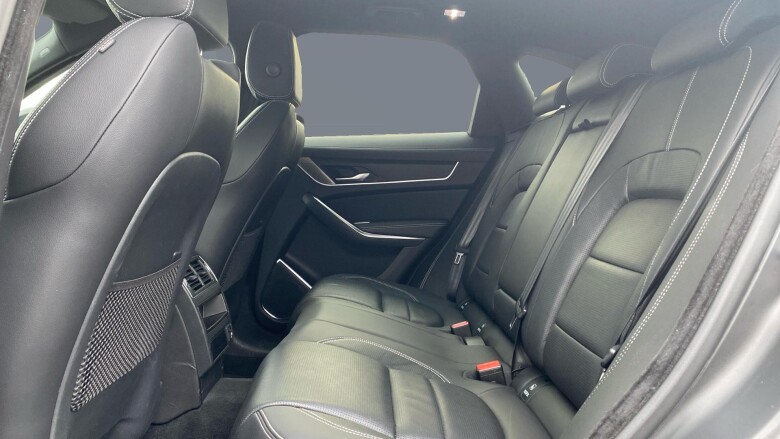 Jaguar F-Pace 2.0 D200 R-Dynamic Black 5dr Auto AWD Diesel Estate